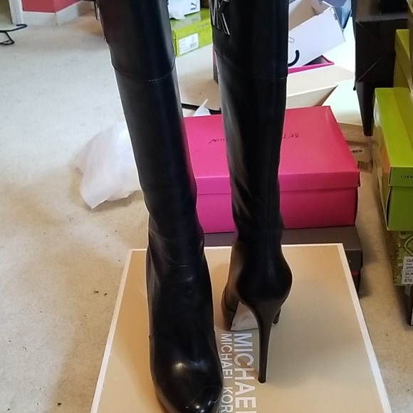 Boots - Picture 2 of 4